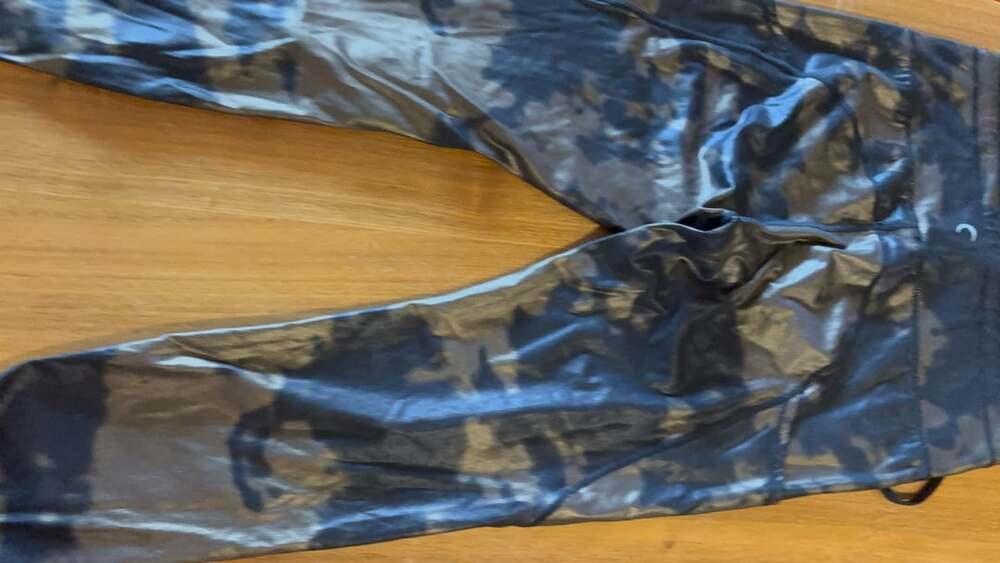 Zyia Active Bronze Hendrix Metallic Pocket Leggings